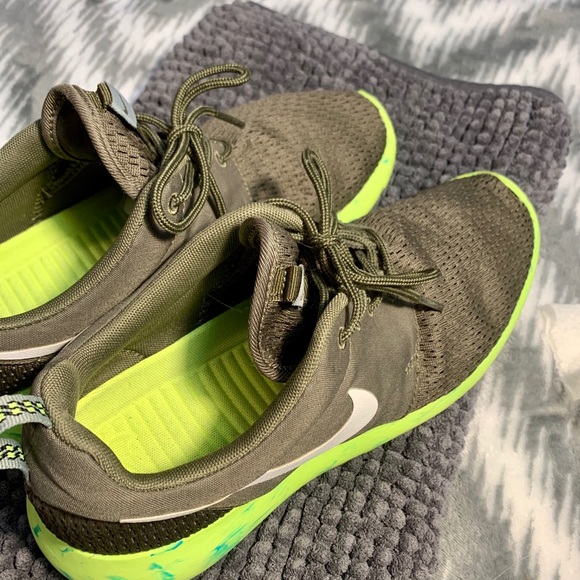 Nike Roshe size womens 9 ,mens 8 - Picture 8 of 13